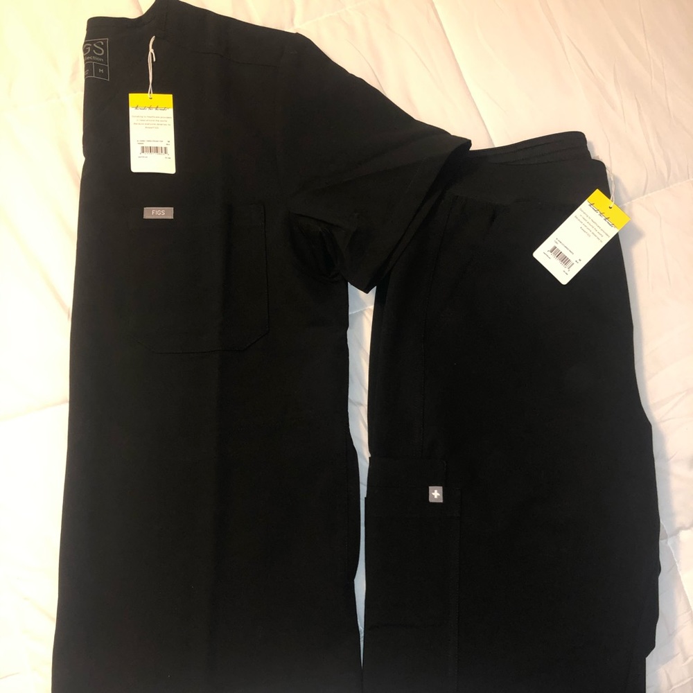 FIGS NWT black scrub set